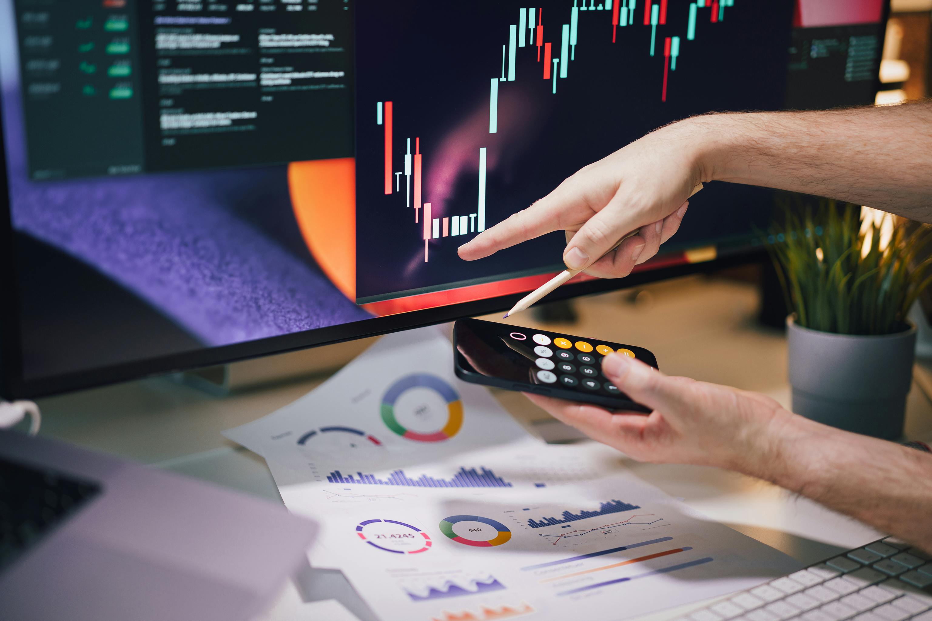 Des données sur l'emploi plus faibles alimentent les spéculations sur une baisse des taux de la Fed ; le Bitcoin réagit modestement