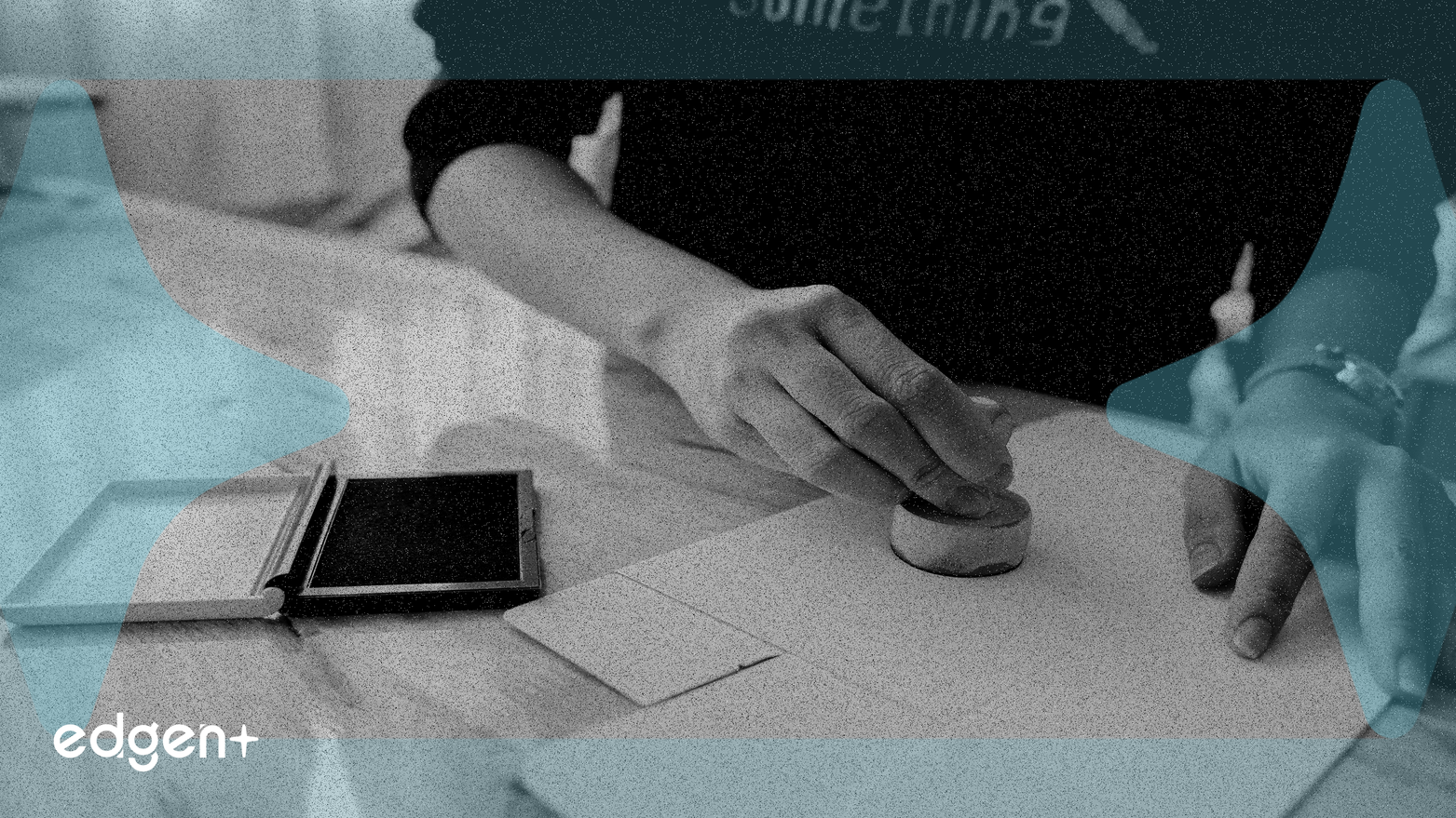 VanEck ra mắt Solana ETF với miễn phí, Grayscale thúc đẩy đề xuất ETF Dogecoin