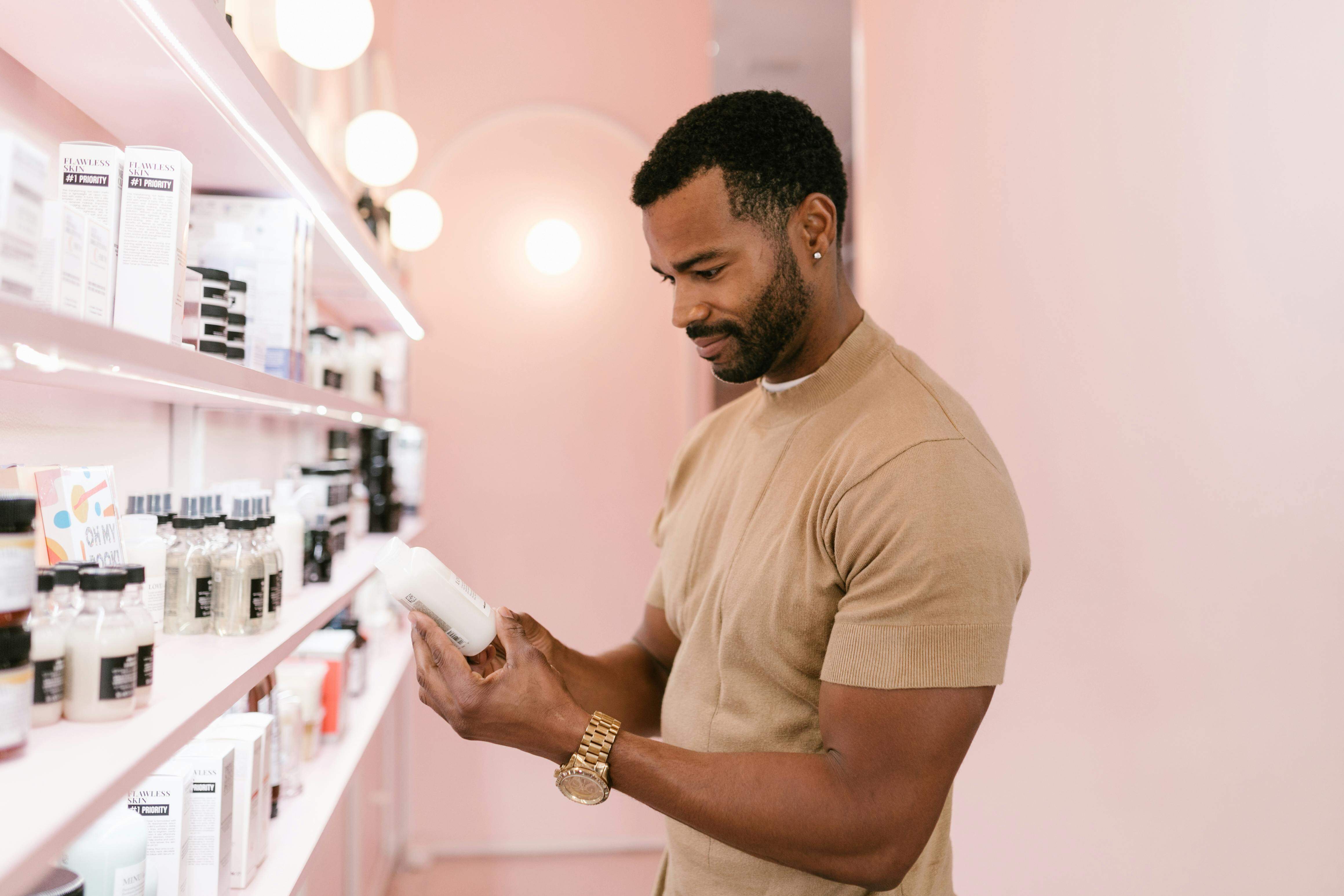 Coty Inc. navega desafíos de rentabilidad en medio de proyecciones para el año fiscal 2026