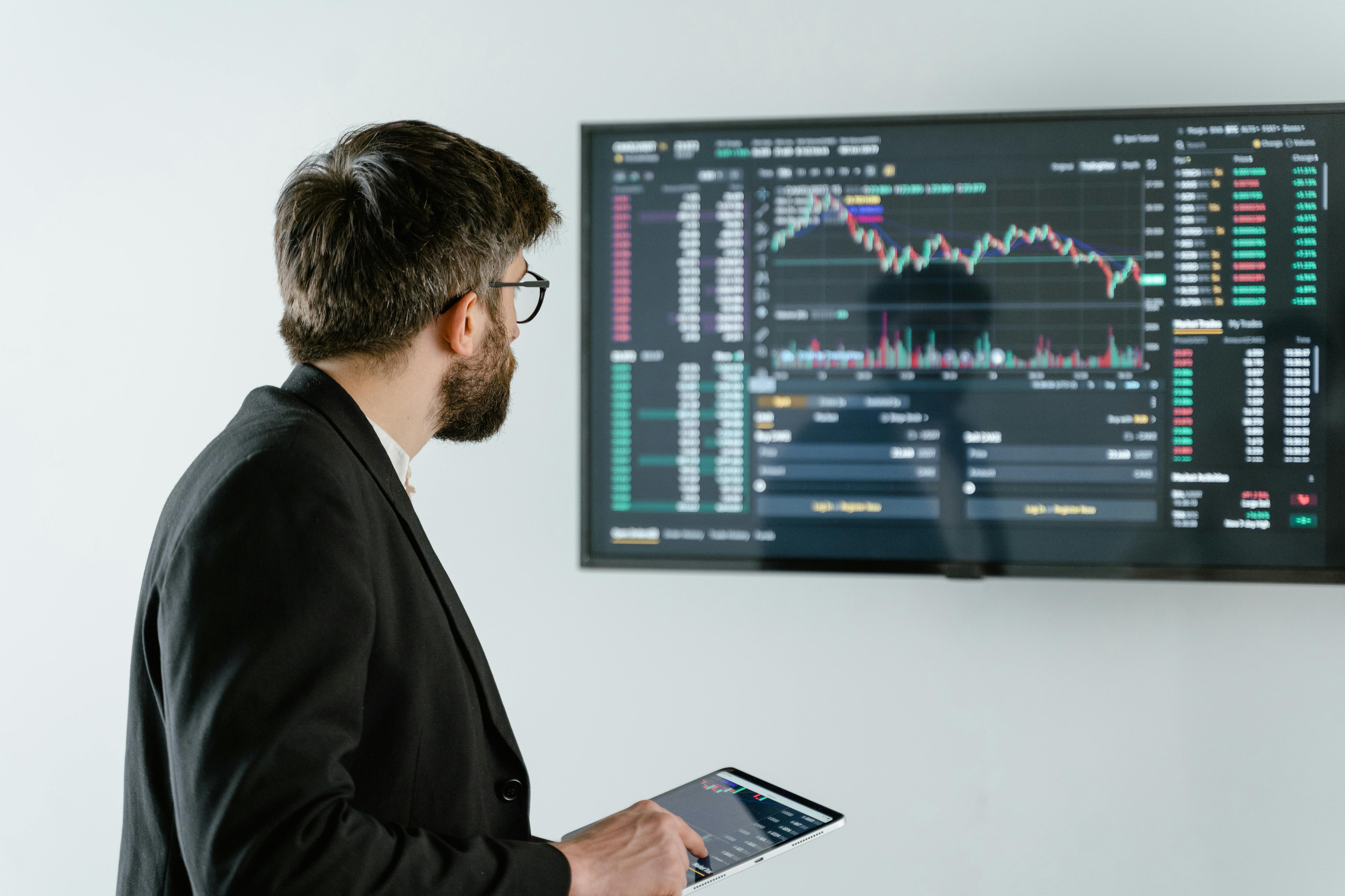Cloudburst Technologies Secures $7 Million Series A for Off-Chain Crypto Intelligence