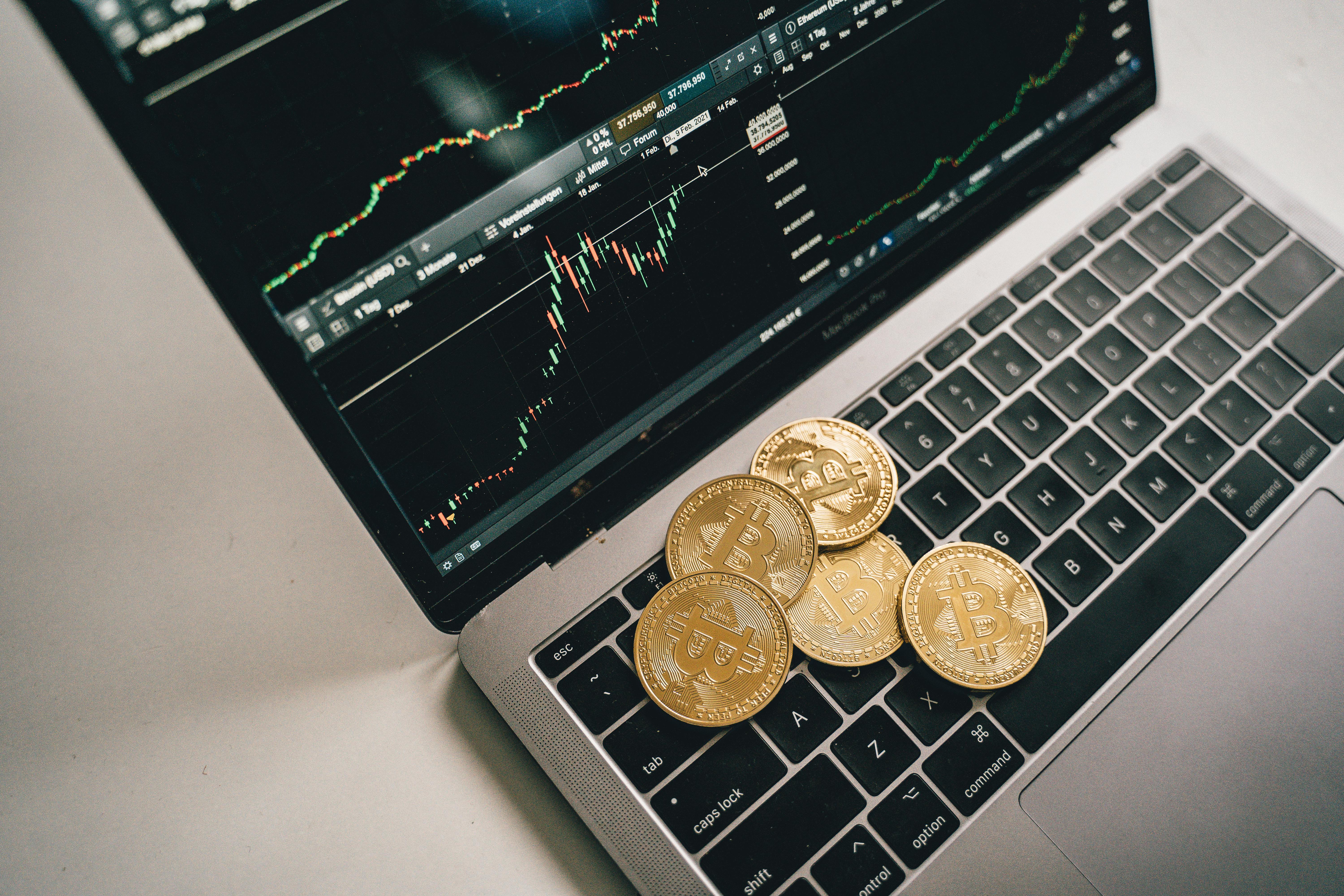 機構加密貨幣質押加速：新ETP、BaFin批准、代幣經濟學轉變和以太坊質押爭論