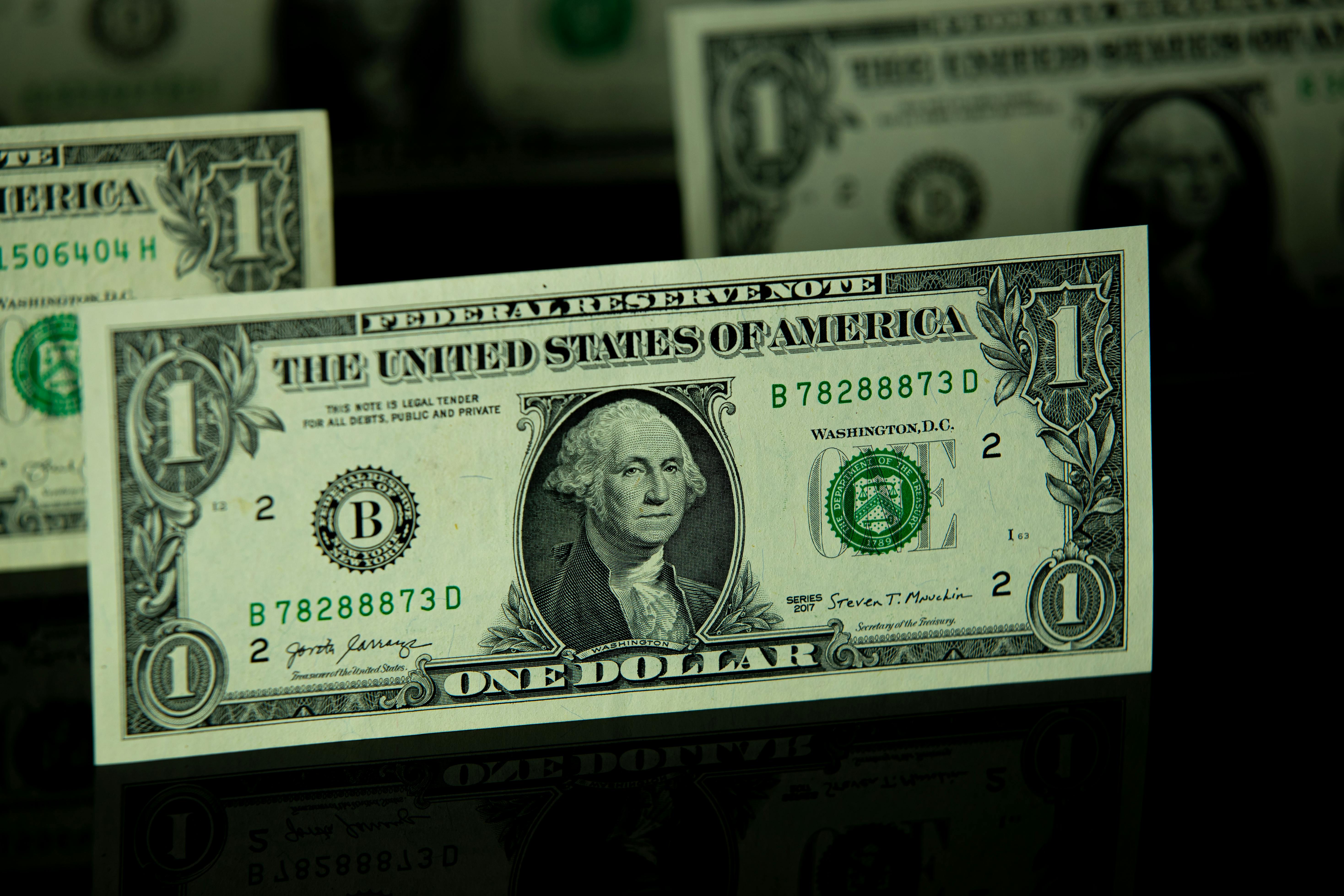 Bitcoin Faces Volatility Amid Fed Rate Cut Expectations