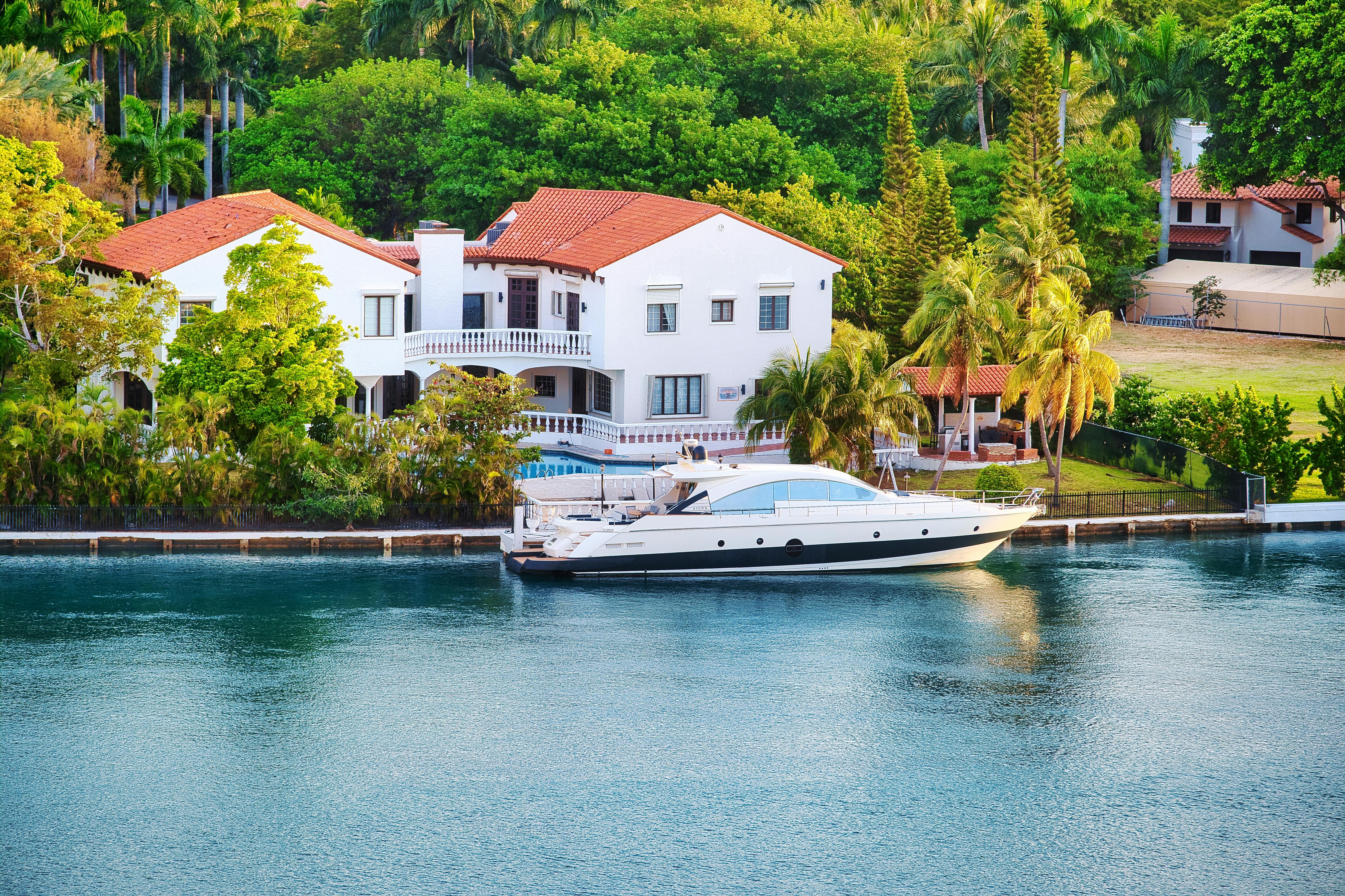 Grant Cardone, Miami Malikanesini 43 Milyon Dolarlık Anlaşmayla 400 Bitcoin'e Listeledi