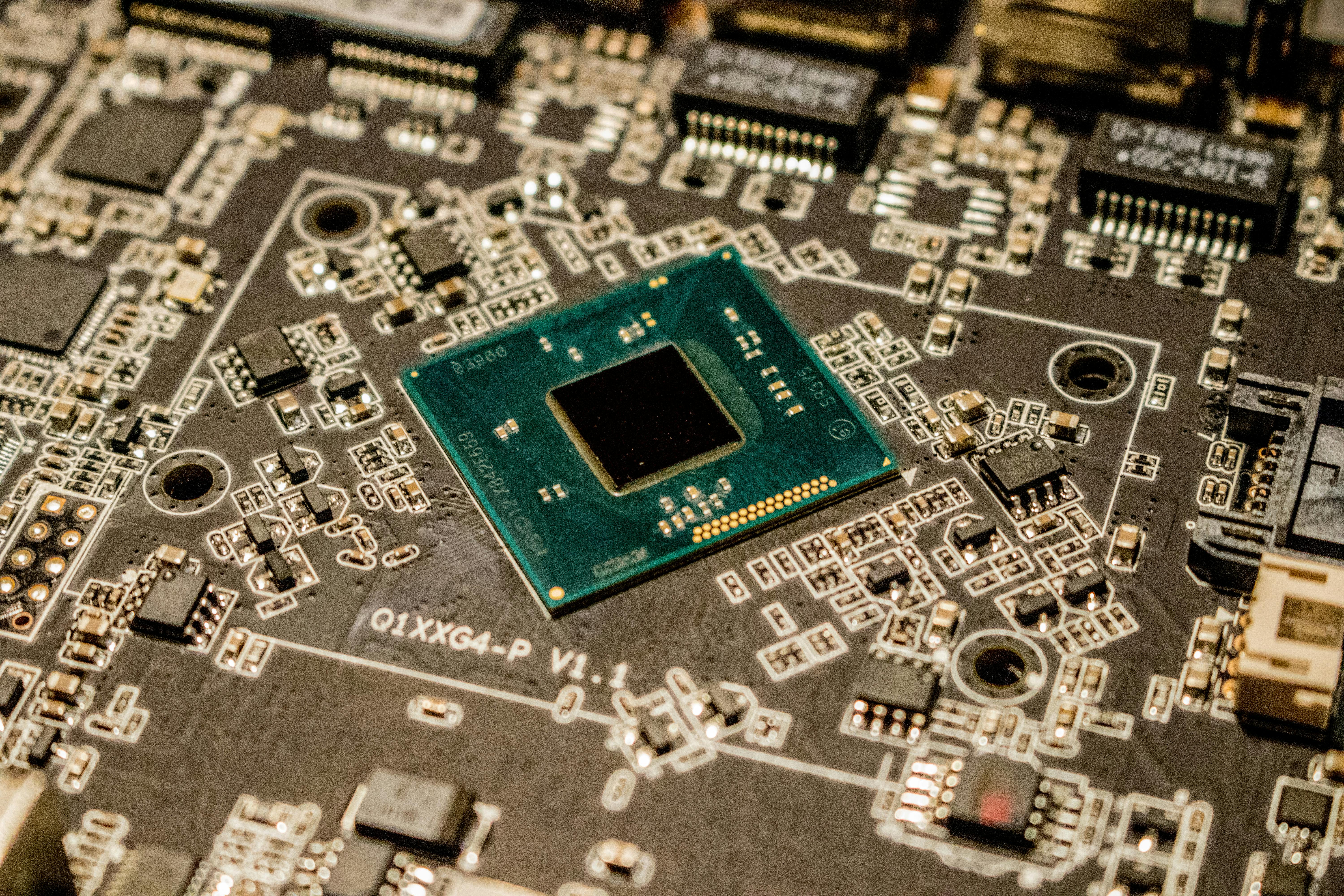 Ngành công nghệ dẫn đầu mức tăng khi JPMorgan tái khẳng định niềm tin vào NVIDIA giữa nhu cầu AI mạnh mẽ
