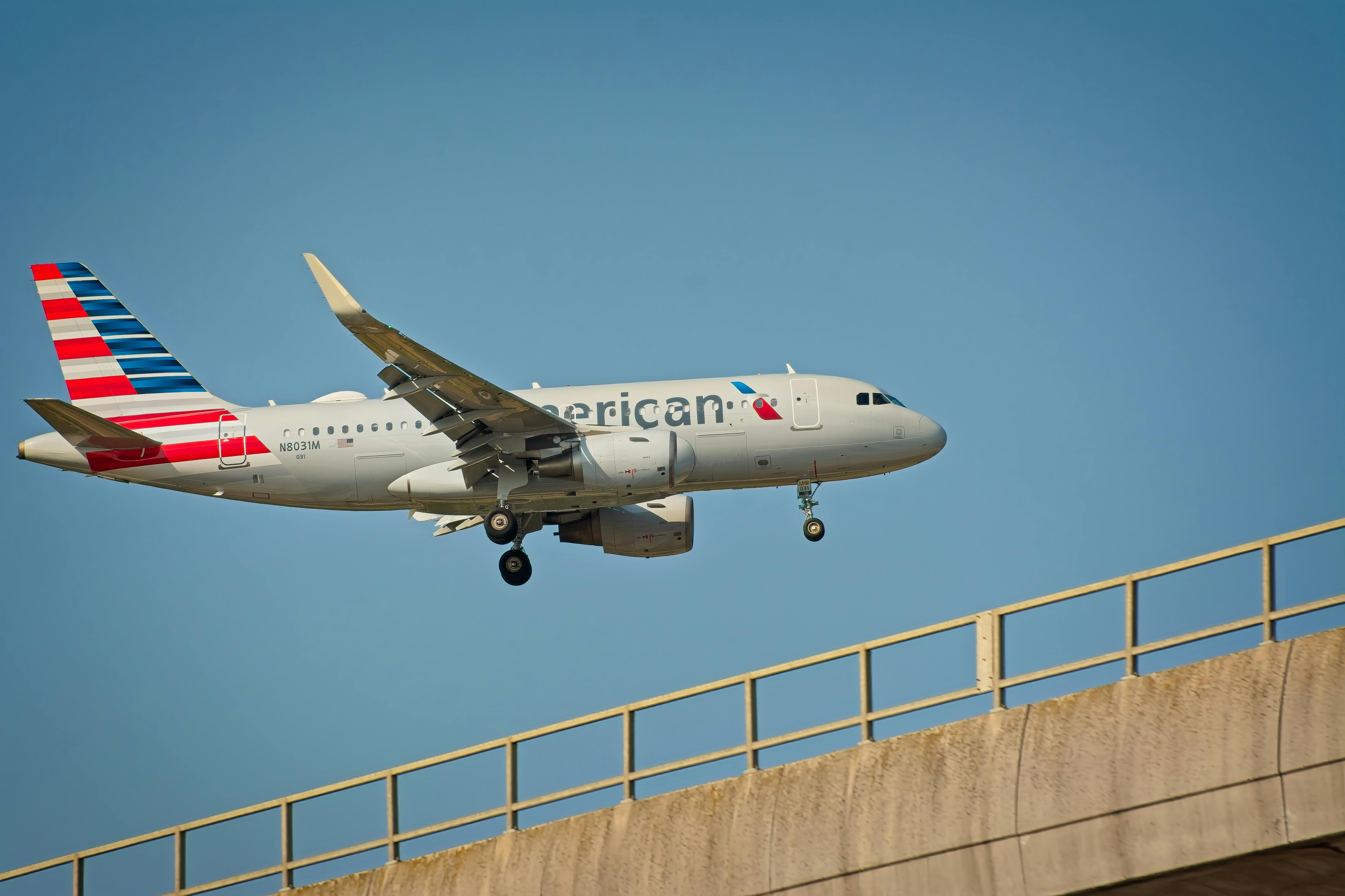 American Airlines Endüstriyel Zorluklarla Başa Çıkıyor, Değerleme Analizi Yükseliş Sinyali Veriyor