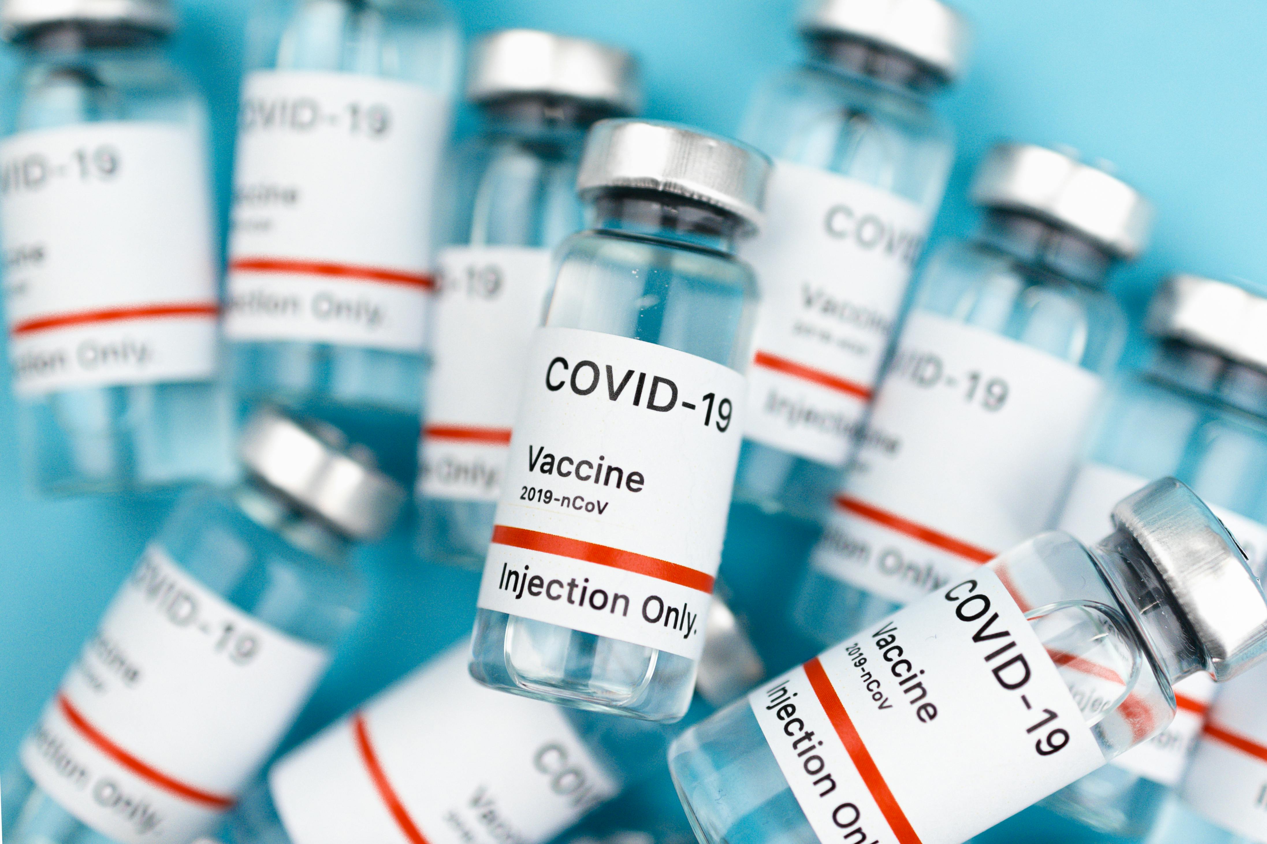 Las decisiones regulatorias de la FDA impulsan la volatilidad en los sectores farmacéutico y biotecnológico