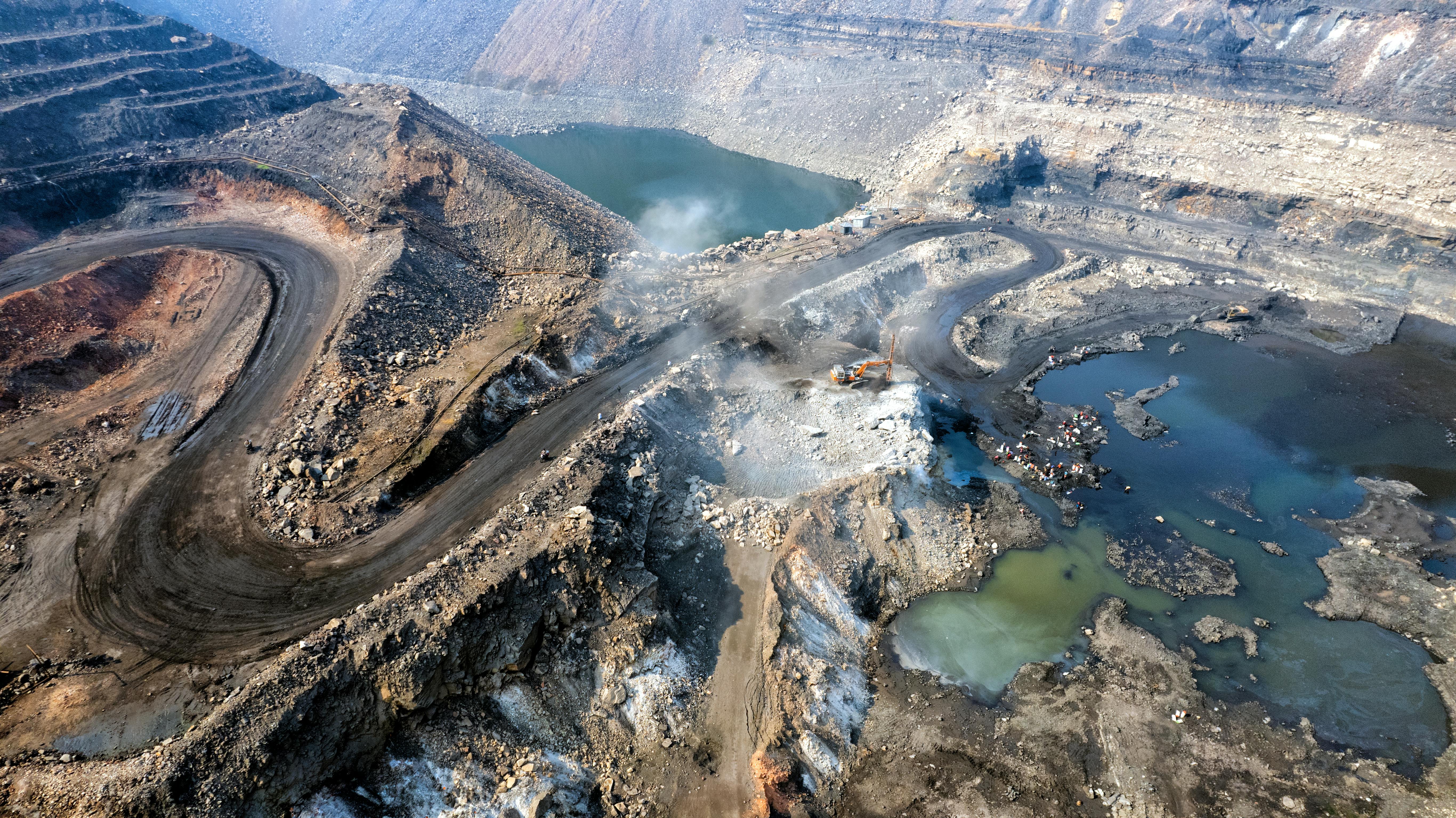 Barrick Madencilik Hisseleri, Hemlo Altın Madeni Satışı ve Analist Yükseltmesi Sonrası İlerleme Kaydetti