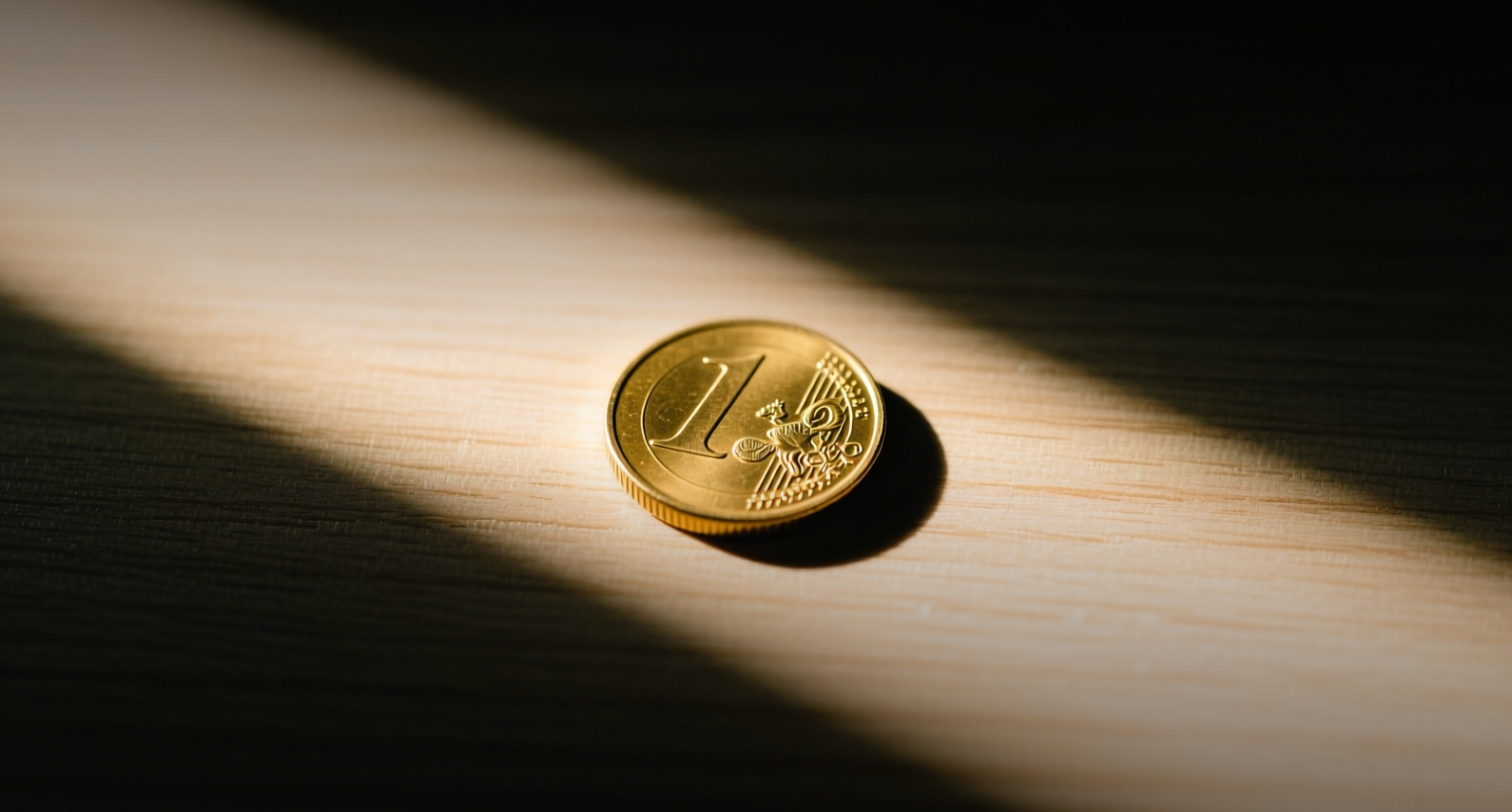 Le Bitcoin stagne 50 % sous son record de 126 080 $, entre forces haussières et baissières