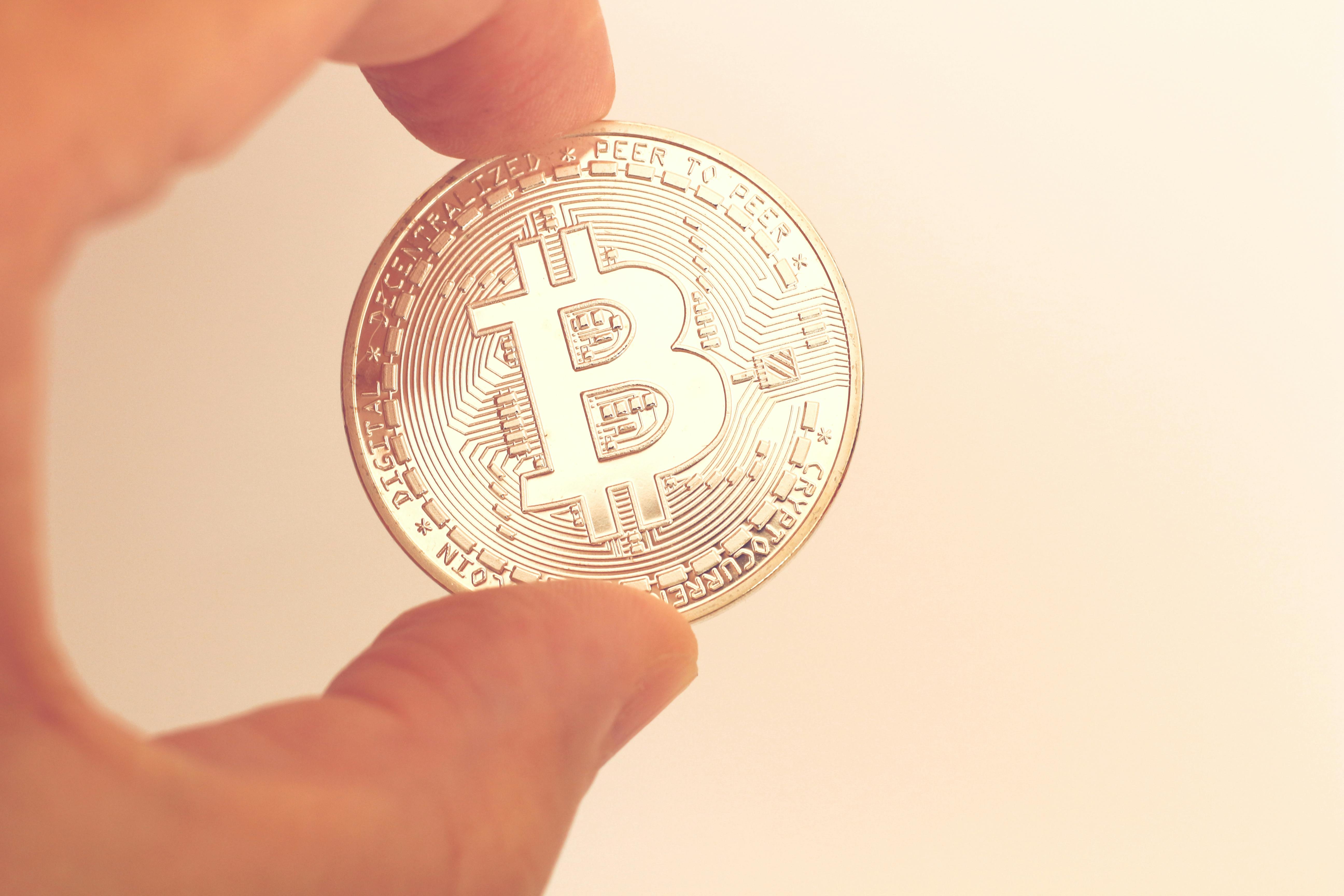 德林控股斥资2185万美元收购比特币矿机，股价上涨