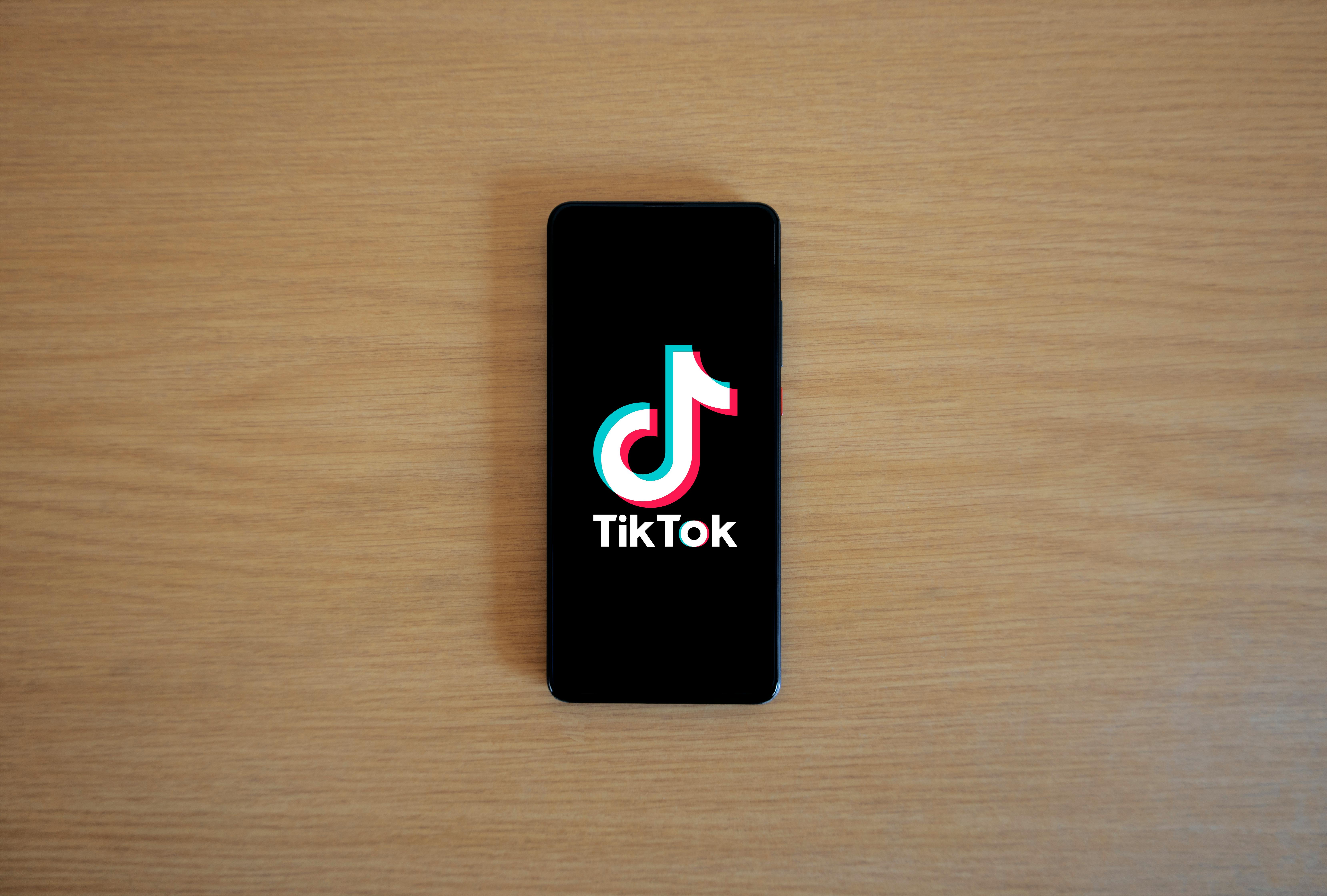 Las acciones estadounidenses avanzan a medida que progresa el acuerdo de TikTok; la dinámica específica del sector en foco