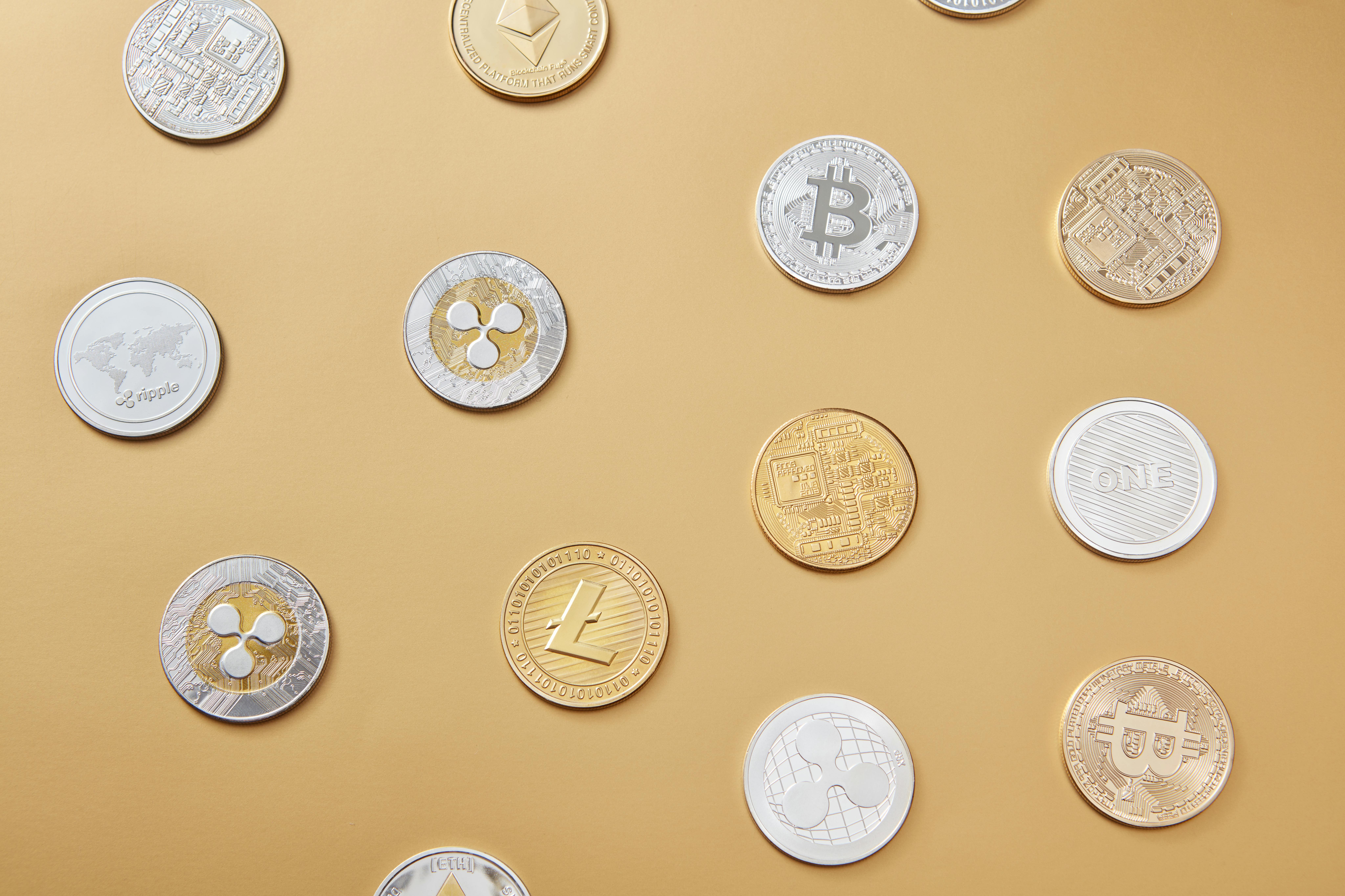 뉴몬트 코퍼레이션, CFO 사임 및 광범위한 금 시장 변화 속에서 변동성 겪어