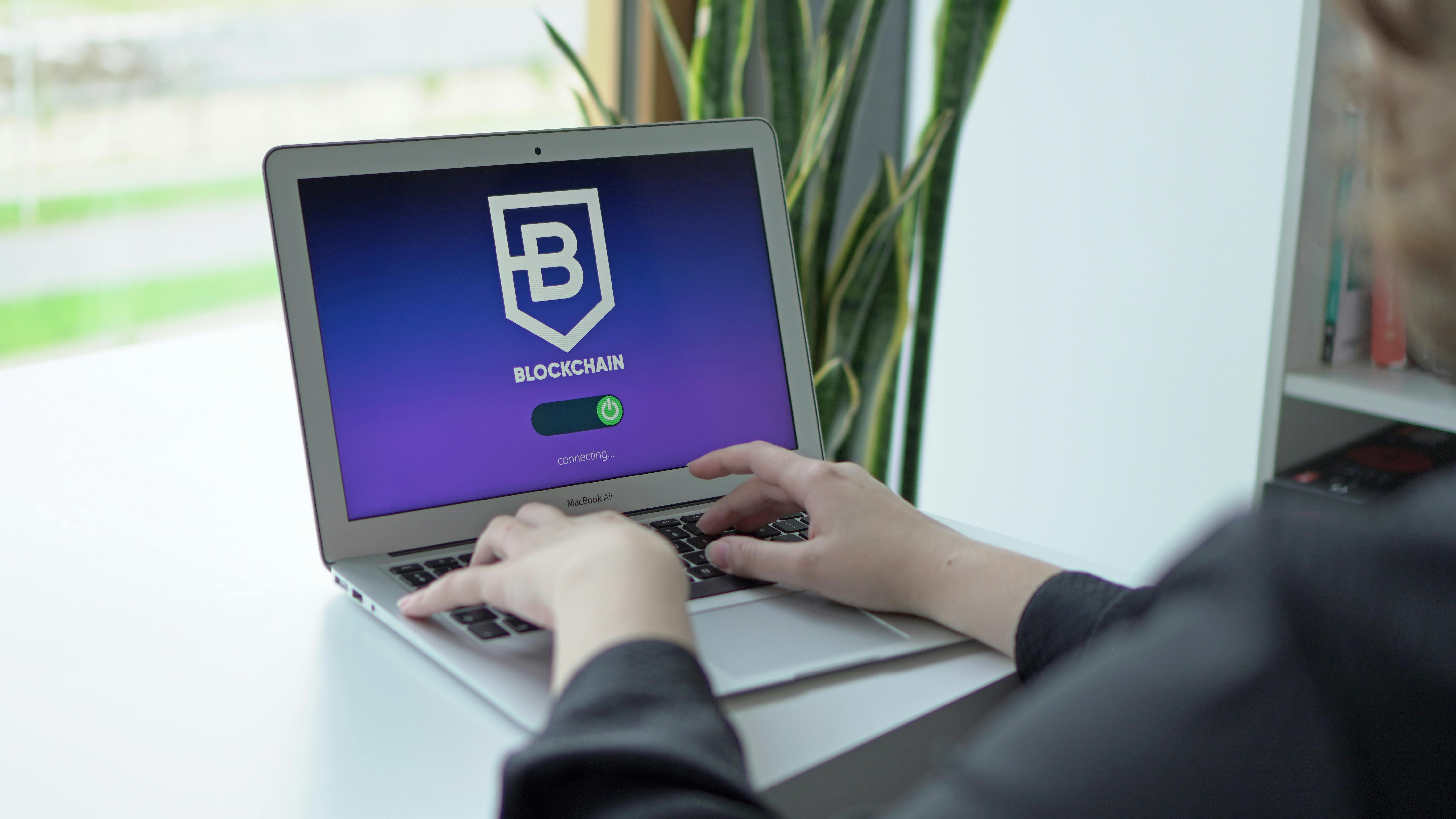 Helius Medical Technologies s'oriente vers la trésorerie SOL, obtenant plus de 500 millions de dollars de financement et provoquant une flambée de 270 % de son action