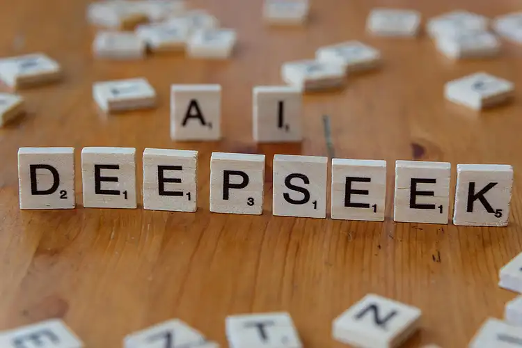 Cyberport de Hong Kong explore les GPU chinois pour diversifier son infrastructure d'IA au milieu des changements géopolitiques