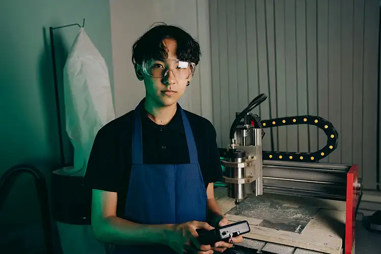 El proyecto Optimus de Tesla enfrenta un cambio de liderazgo tras la partida del ejecutivo de IA a Meta