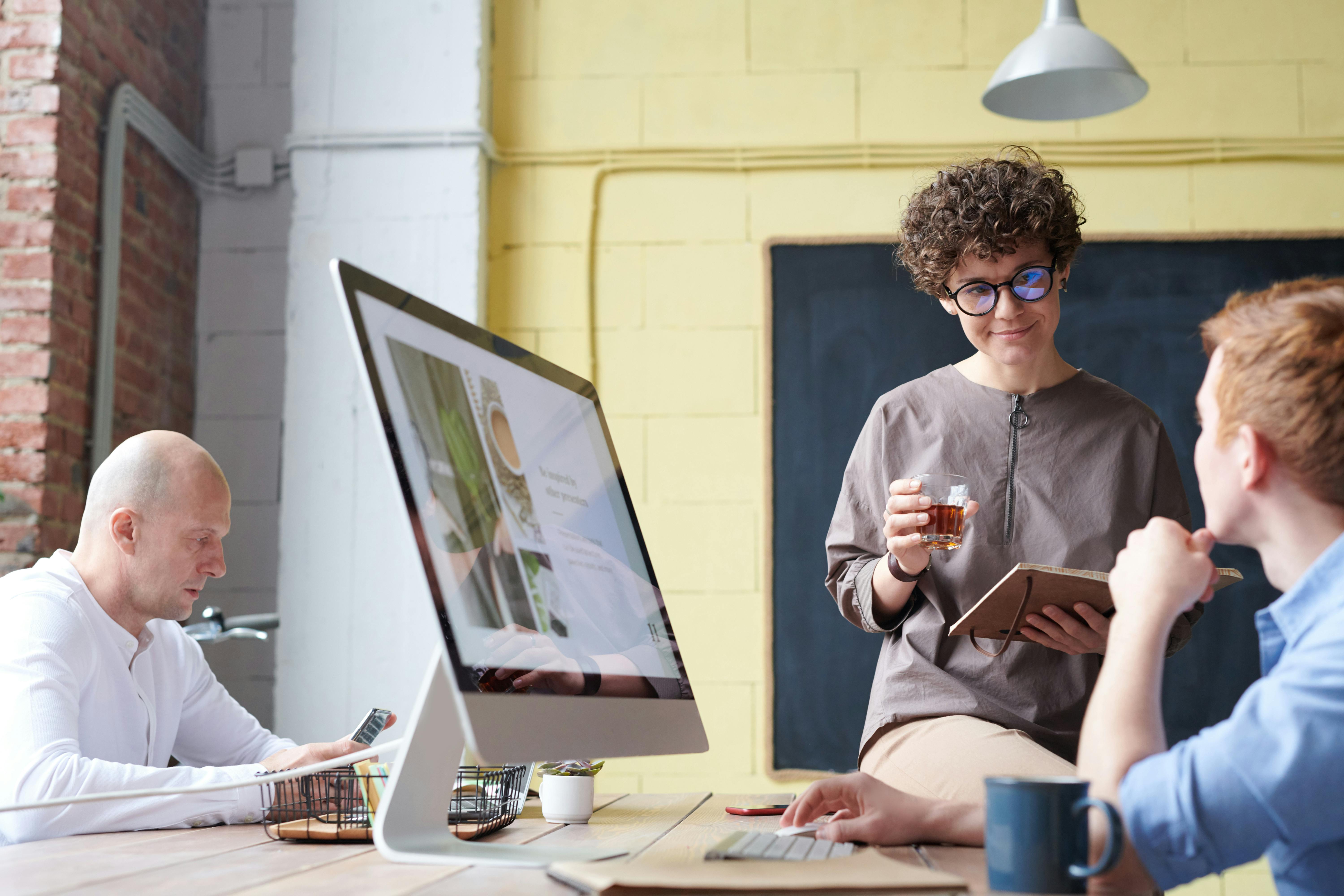 Saphlux et Vuzix annoncent une collaboration stratégique pour des solutions d'affichage AR avancées