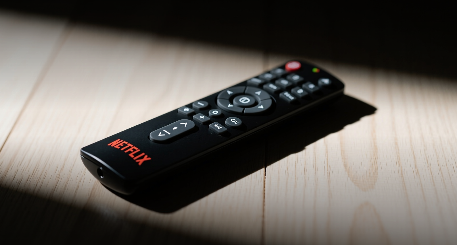 Netflix股价暴跌5.2%至2024年10月以来最低,流媒体成本持续攀升